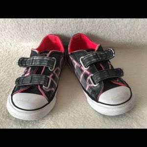 Converse Little kids Shoes w/ Velcro Size 9C